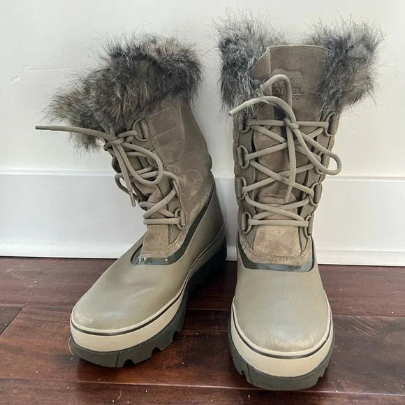 Sorel joan of arc wedge boots. Size 10.5 (I wear a size 10 and sized up). - Picture 2 of 8